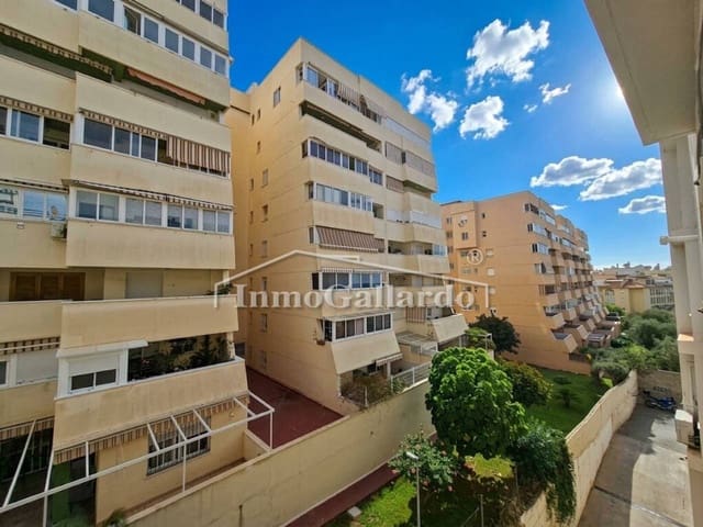 Appartement de 2 chambres à louer à Rincón de la Victoria avec piscine garage - 1 150 € (Ref: 10141568)