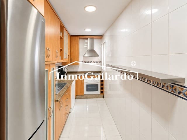 Piso de 3 habitaciones en Rincón de la Victoria en venta con garaje - 379.900 € (Ref: 10154497)