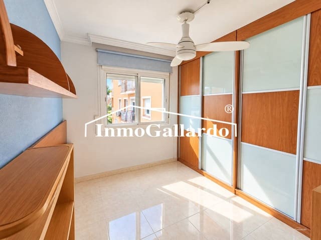 Piso de 3 habitaciones en Rincón de la Victoria en venta con garaje - 379.900 € (Ref: 10154497)