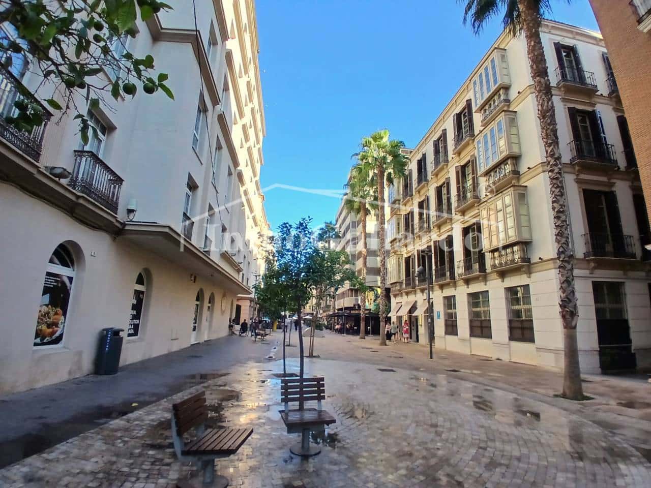 Garage til salg i Malaga by - € 49.900 (Ref: 10162075)