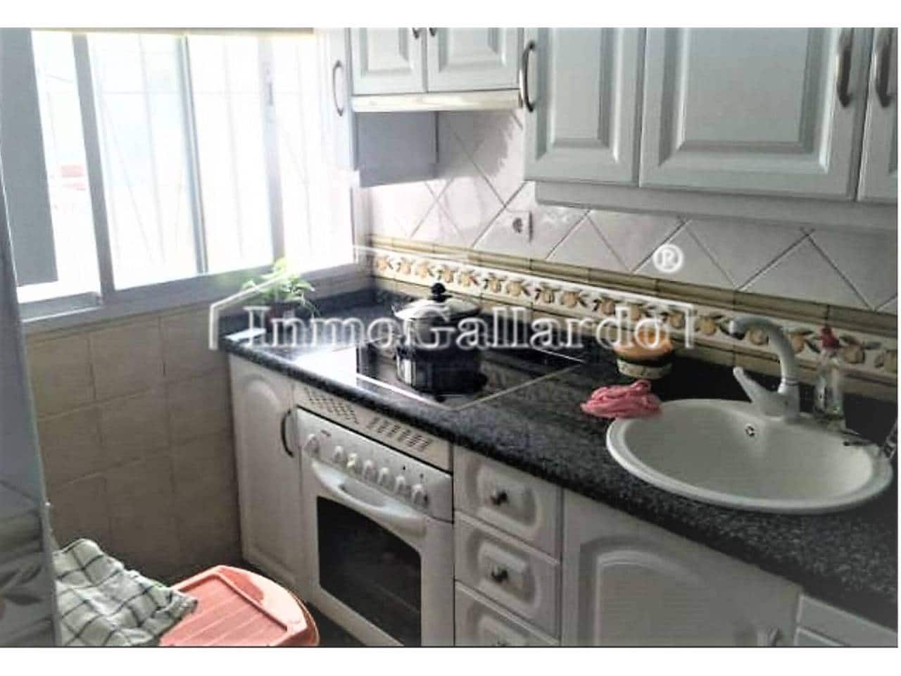 2 Zimmer Wohnung zu verkaufen in Torre del Mar mit Pool - 530.000 € (Ref: 3379525)