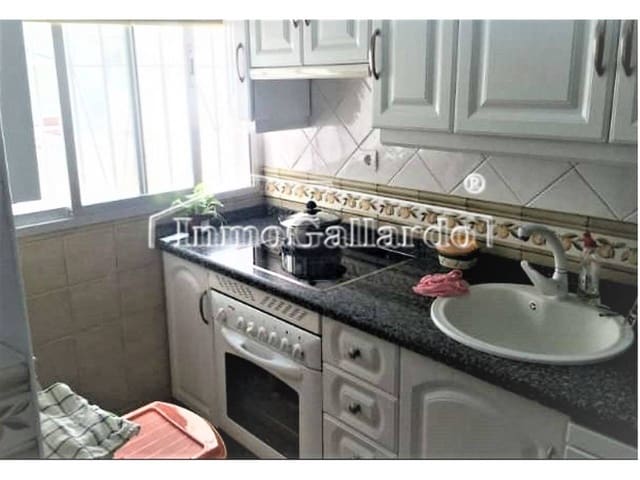 2 chambre Appartement à vendre à Torre del Mar, Vélez-Málaga avec piscine - 530 000 € (Ref: 3379525)