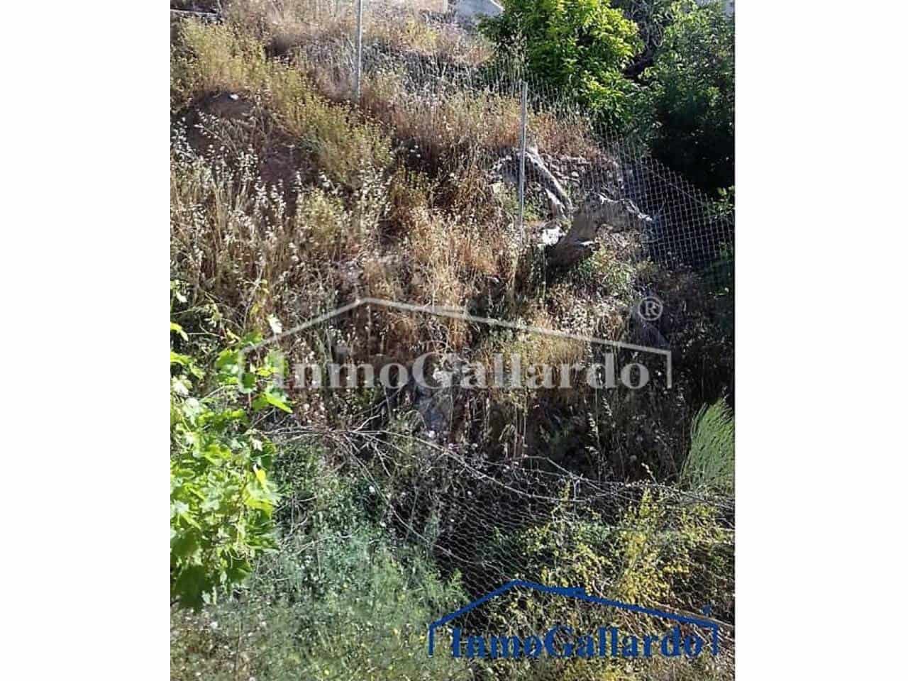 Grunde uden byggetilladelser til salg i Malaga by - € 260.000 (Ref: 3963496)