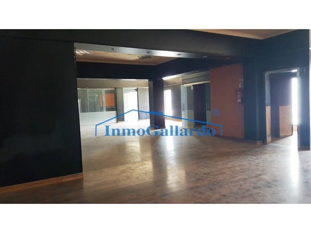 Gewerbe zu vermieten in Vélez-Málaga - 3.200 € (Ref: 4641531)