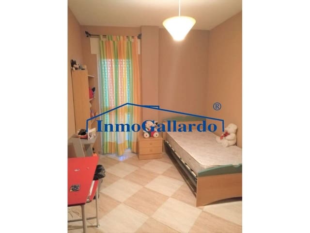Apartamento de 4 habitaciones en Canillas de Aceituno en venta con garaje - 190.900 € (Ref: 4696164)