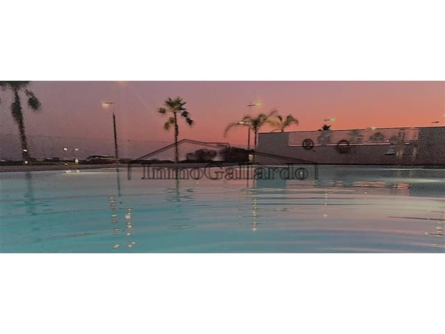 2 soverom Penthouse til salgs i Torrox med svømmebasseng garasje - € 549 900 (Ref: 5859201)