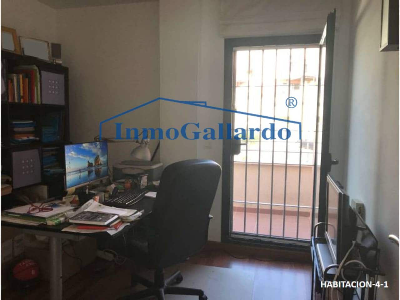 4 soveværelse Byhus til salg i Torre de Benagalbon med garage - € 647.000 (Ref: 6025445)