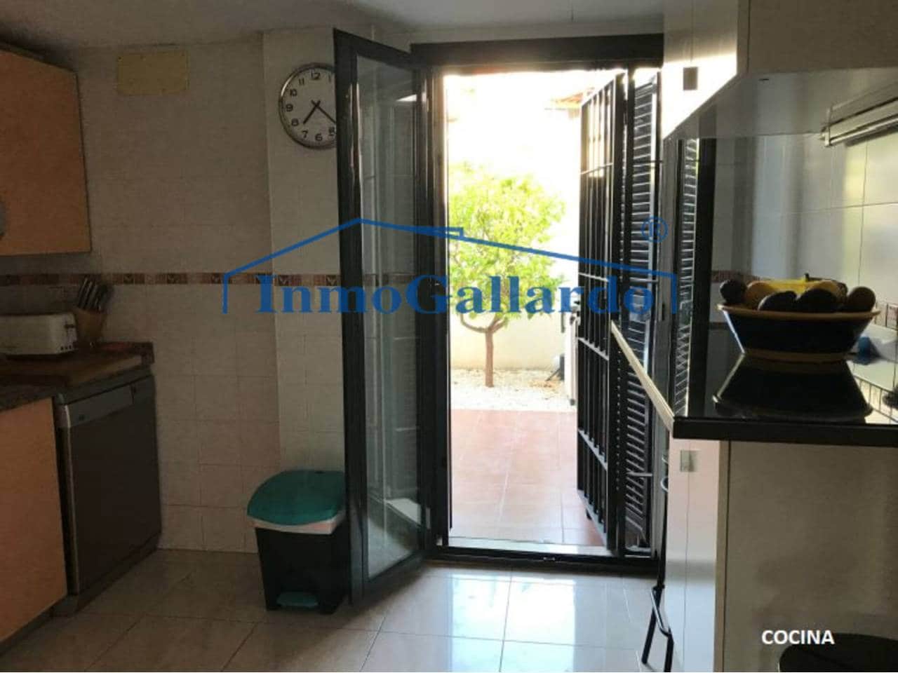 4 soveværelse Byhus til salg i Torre de Benagalbon med garage - € 647.000 (Ref: 6025445)