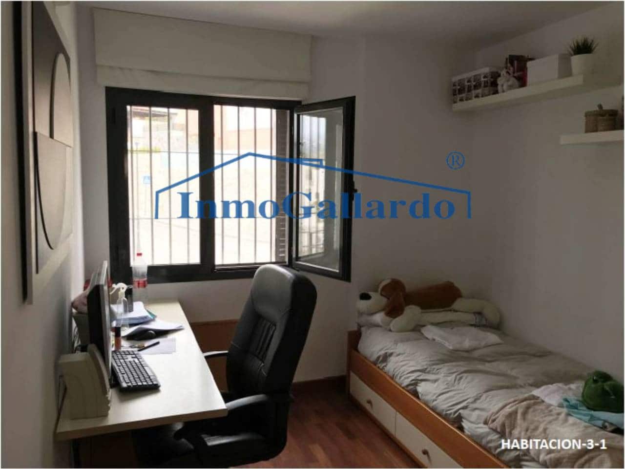 4 soveværelse Byhus til salg i Torre de Benagalbon med garage - € 647.000 (Ref: 6025445)