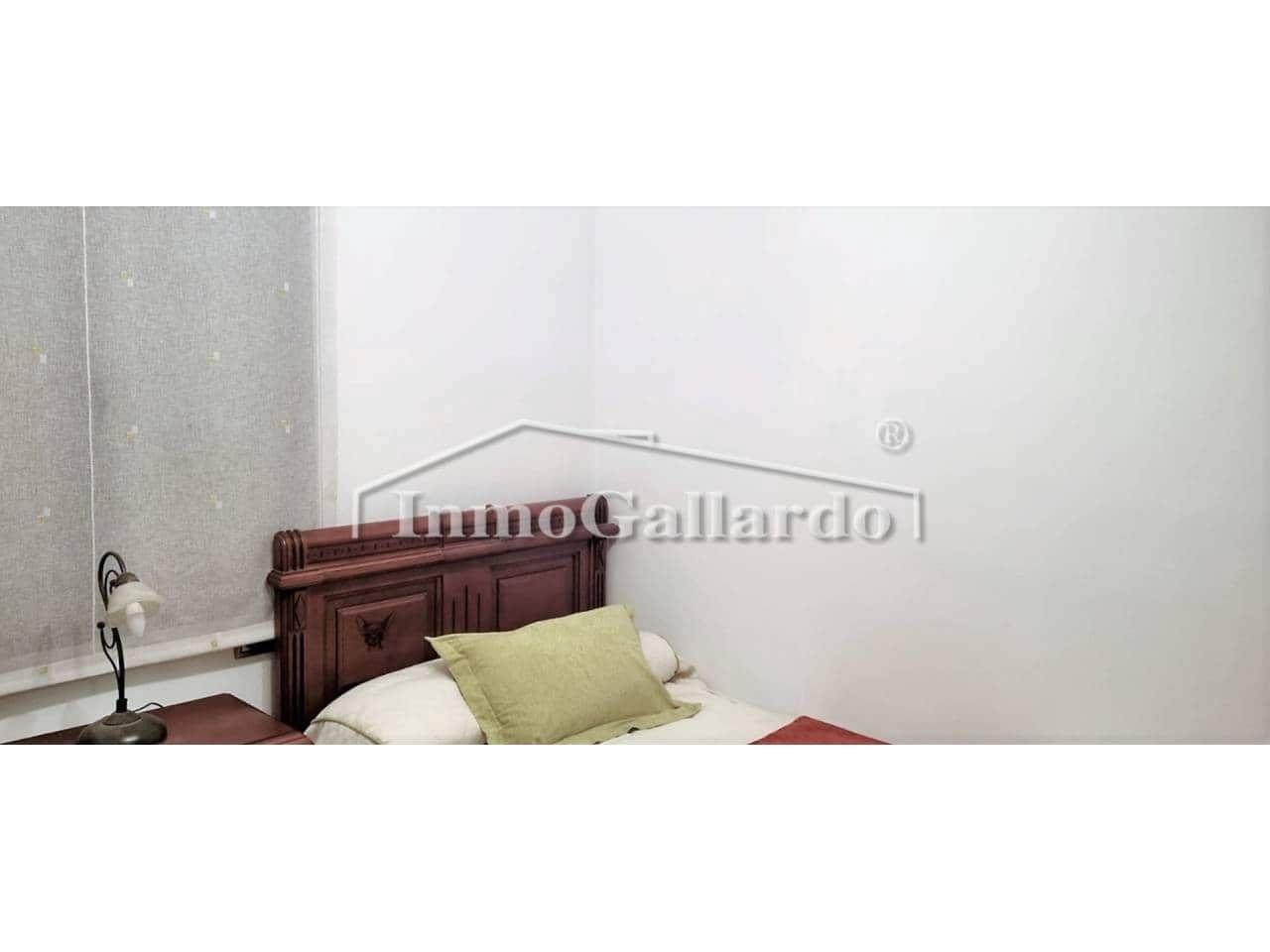 3 quarto Casa em Banda para venda em Cuevas de San Marcos com garagem - 124 900 € (Ref: 6584840)