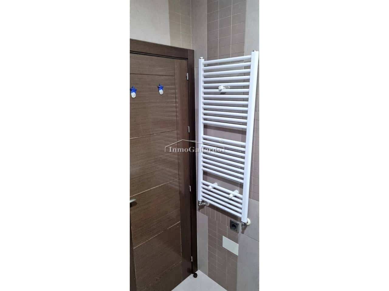 3 quarto Casa em Banda para venda em Cuevas de San Marcos com garagem - 124 900 € (Ref: 6584840)