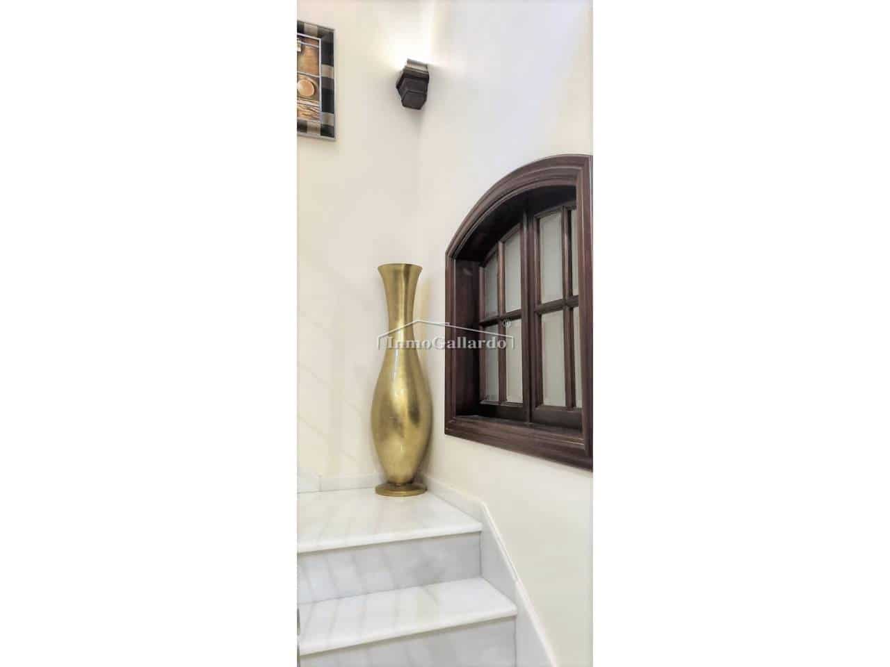 3 quarto Casa em Banda para venda em Cuevas de San Marcos com garagem - 124 900 € (Ref: 6584840)