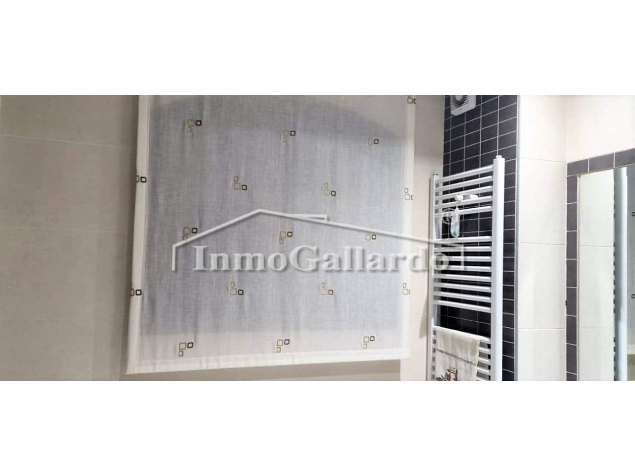 3 quarto Casa em Banda para venda em Cuevas de San Marcos com garagem - 124 900 € (Ref: 6584840)