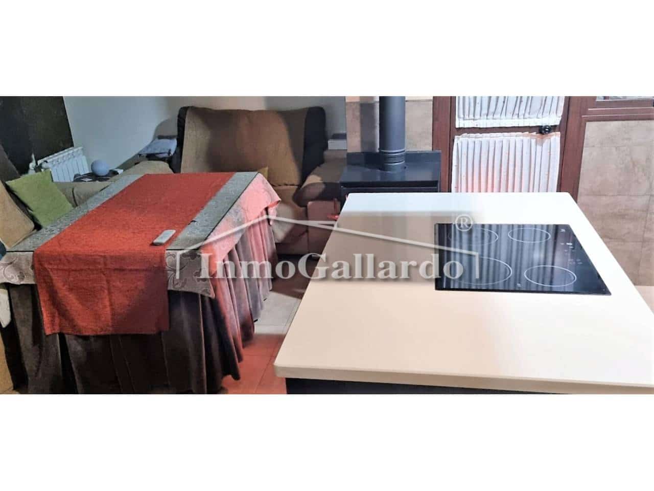 3 quarto Casa em Banda para venda em Cuevas de San Marcos com garagem - 124 900 € (Ref: 6584840)