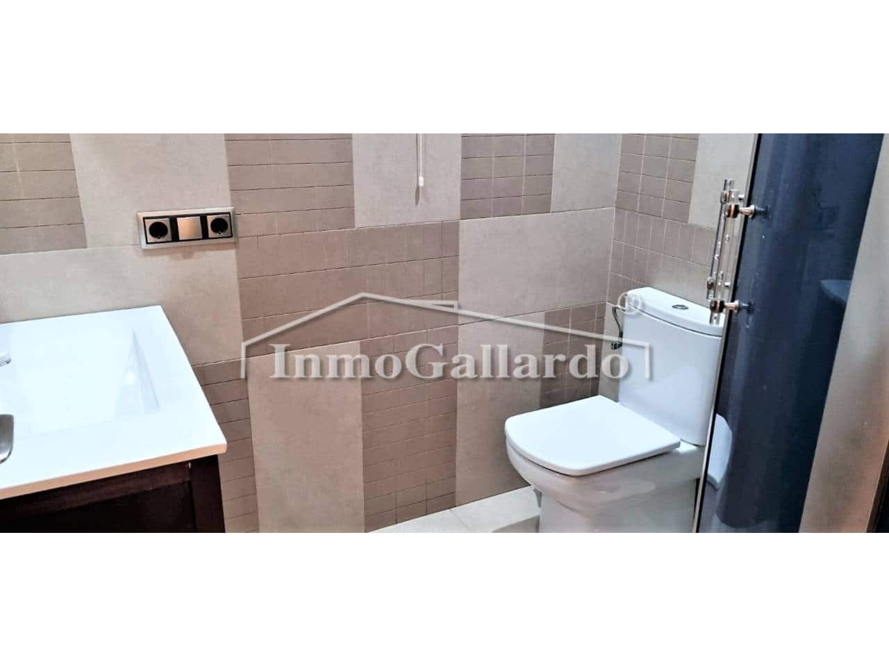 3 quarto Casa em Banda para venda em Cuevas de San Marcos com garagem - 124 900 € (Ref: 6584840)