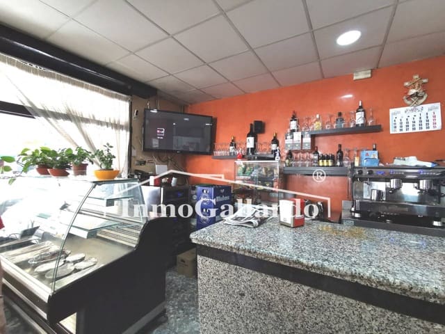 Kommersiell til salgs i El Palo, Málaga by - € 435 000 (Ref: 6910582)