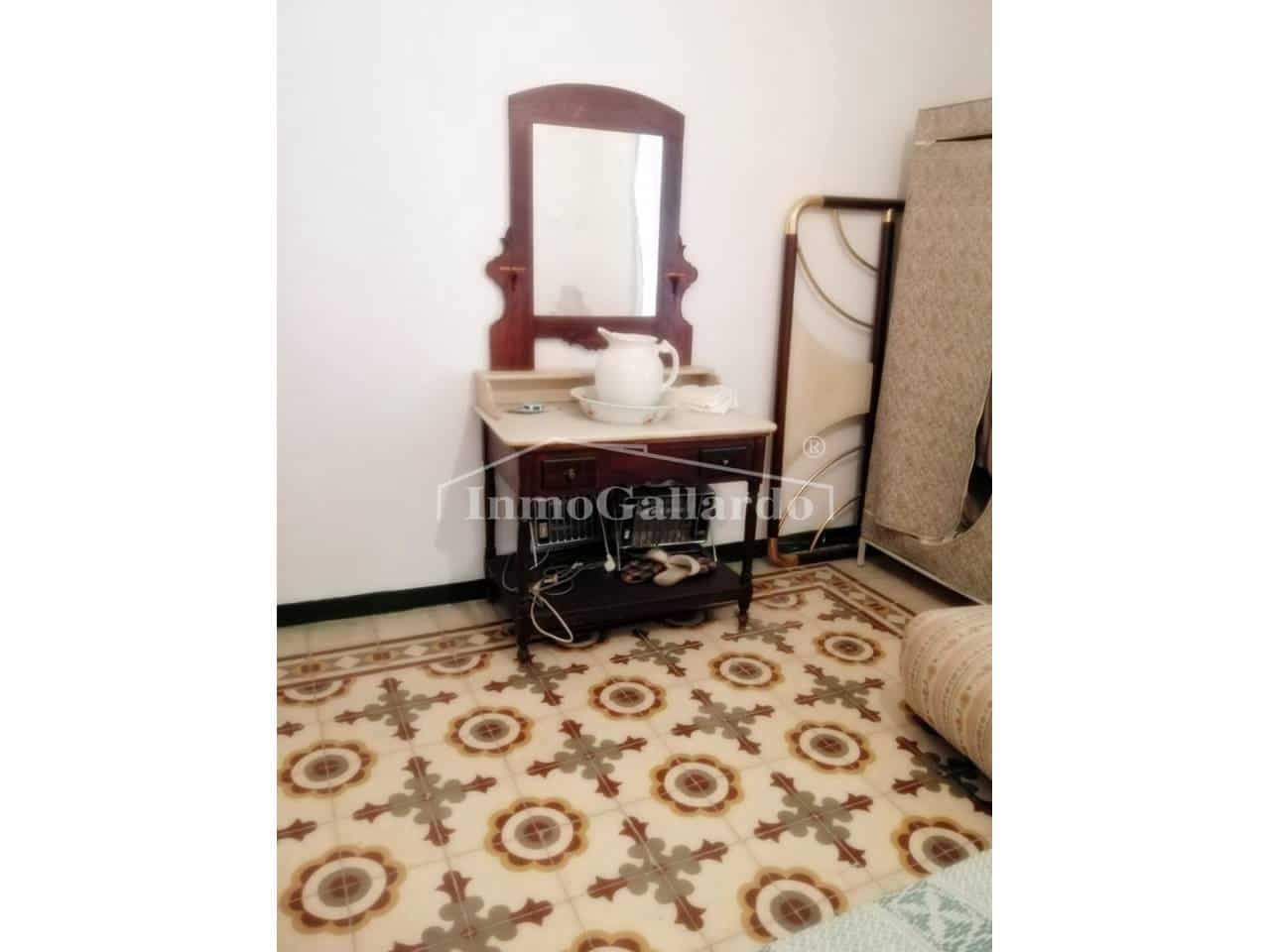 6 soveværelse Byhus til salg i Archidona - € 109.000 (Ref: 7209709)