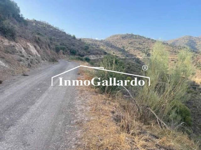 Ubebygd land til salgs i Pinares de San Antón, Málaga by - € 120 000 (Ref: 7325443)
