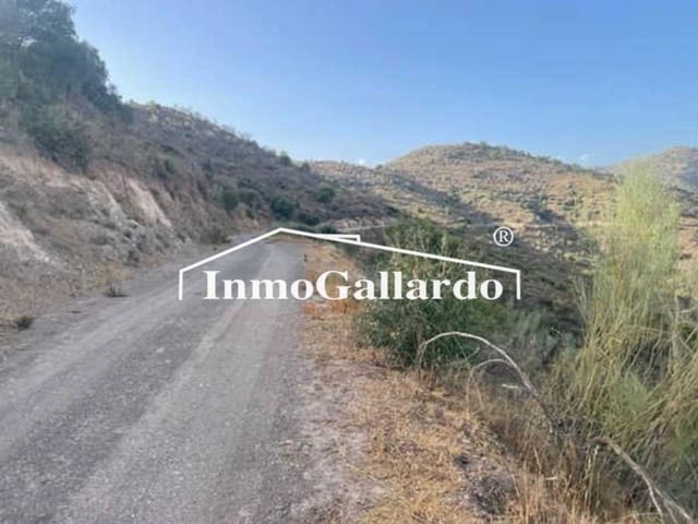 Ubebygd land til salgs i Pinares de San Antón, Málaga by - € 120 000 (Ref: 7325443)
