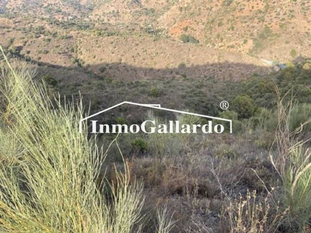 Ubebygd land til salgs i Pinares de San Antón, Málaga by - € 120 000 (Ref: 7325443)