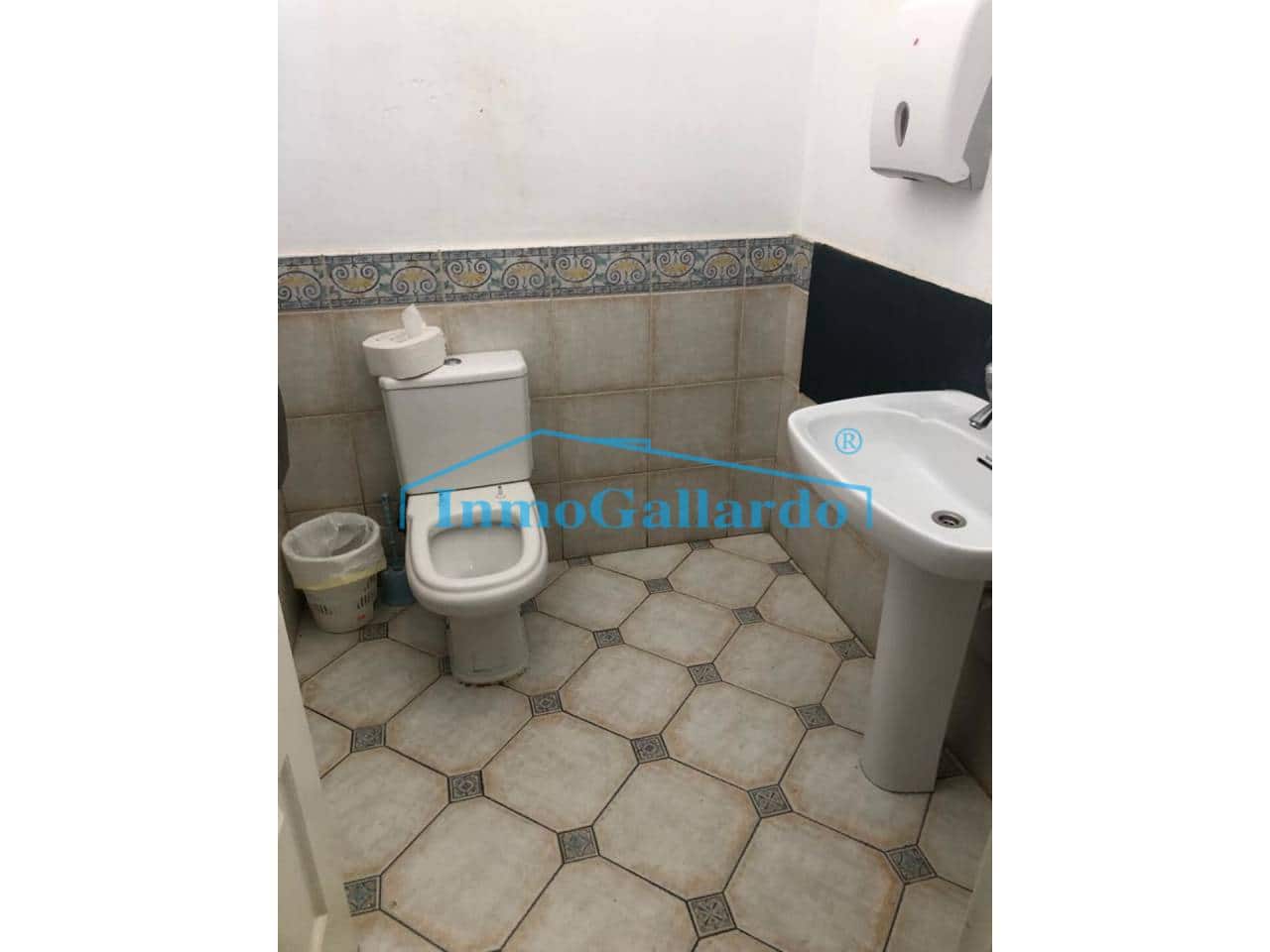 2 soveværelse Erhverv til salg i Velez-Malaga med garage - € 570.000 (Ref: 7560382)