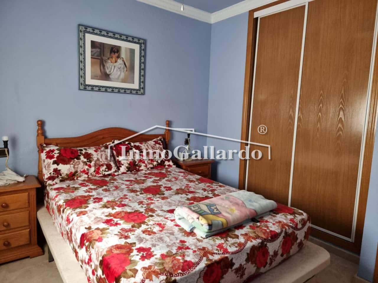 4 soveværelse Rækkehus til salg i Velez-Malaga med swimmingpool garage - € 425.000 (Ref: 7587336)