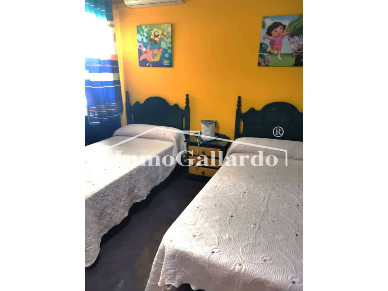 5 soveværelse Villa til salg i Sayalonga med garage - € 249.520 (Ref: 7695356)