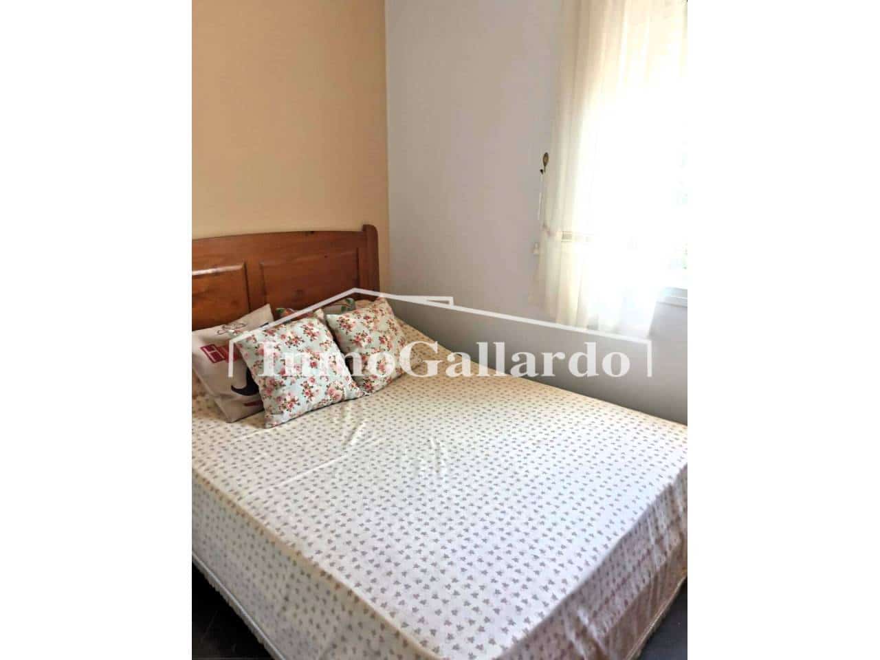 5 soveværelse Villa til salg i Sayalonga med garage - € 249.520 (Ref: 7695356)