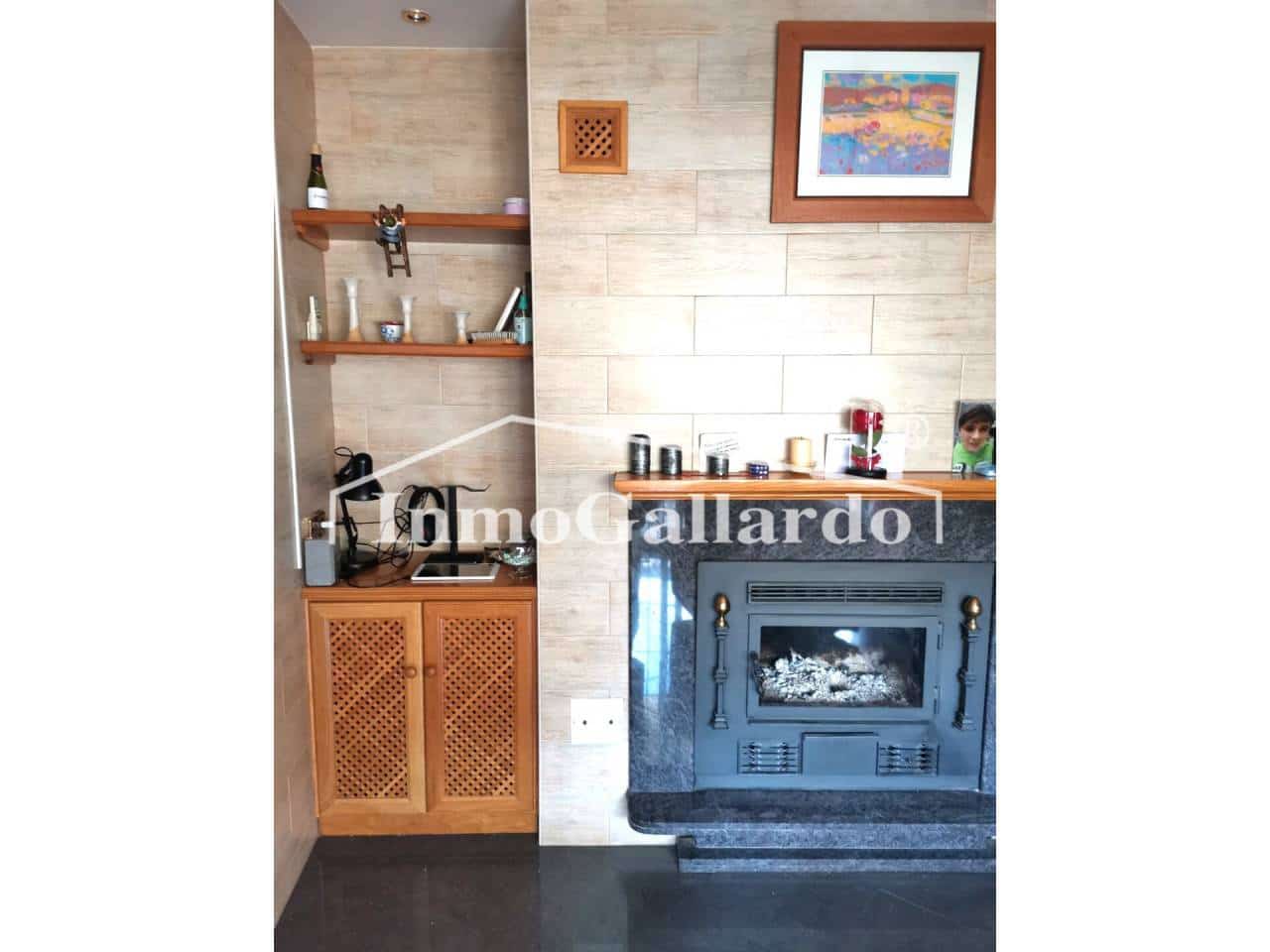 5 soveværelse Villa til salg i Sayalonga med garage - € 249.520 (Ref: 7695356)