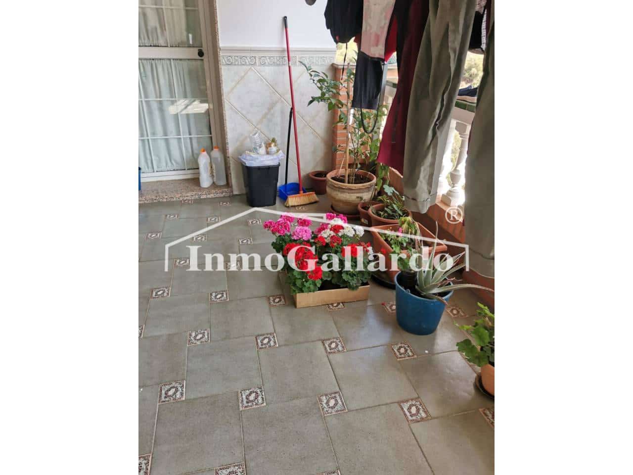 5 soveværelse Villa til salg i Sayalonga med garage - € 249.520 (Ref: 7695356)