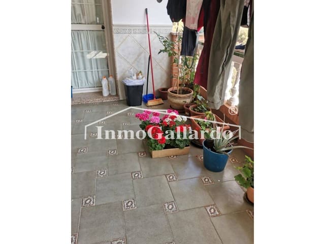 5 sovrum Villa till salu i Sayalonga med garage - 249 520 € (Ref: 7695356)