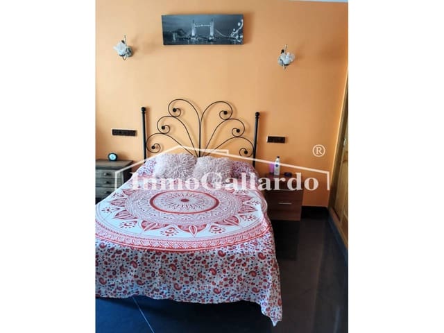 5 sovrum Villa till salu i Sayalonga med garage - 249 520 € (Ref: 7695356)