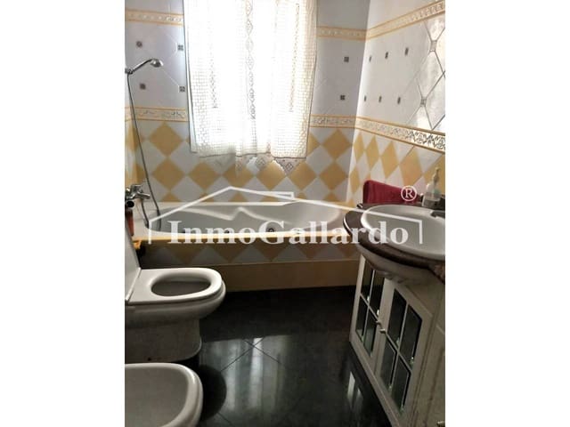 5 sovrum Villa till salu i Sayalonga med garage - 249 520 € (Ref: 7695356)