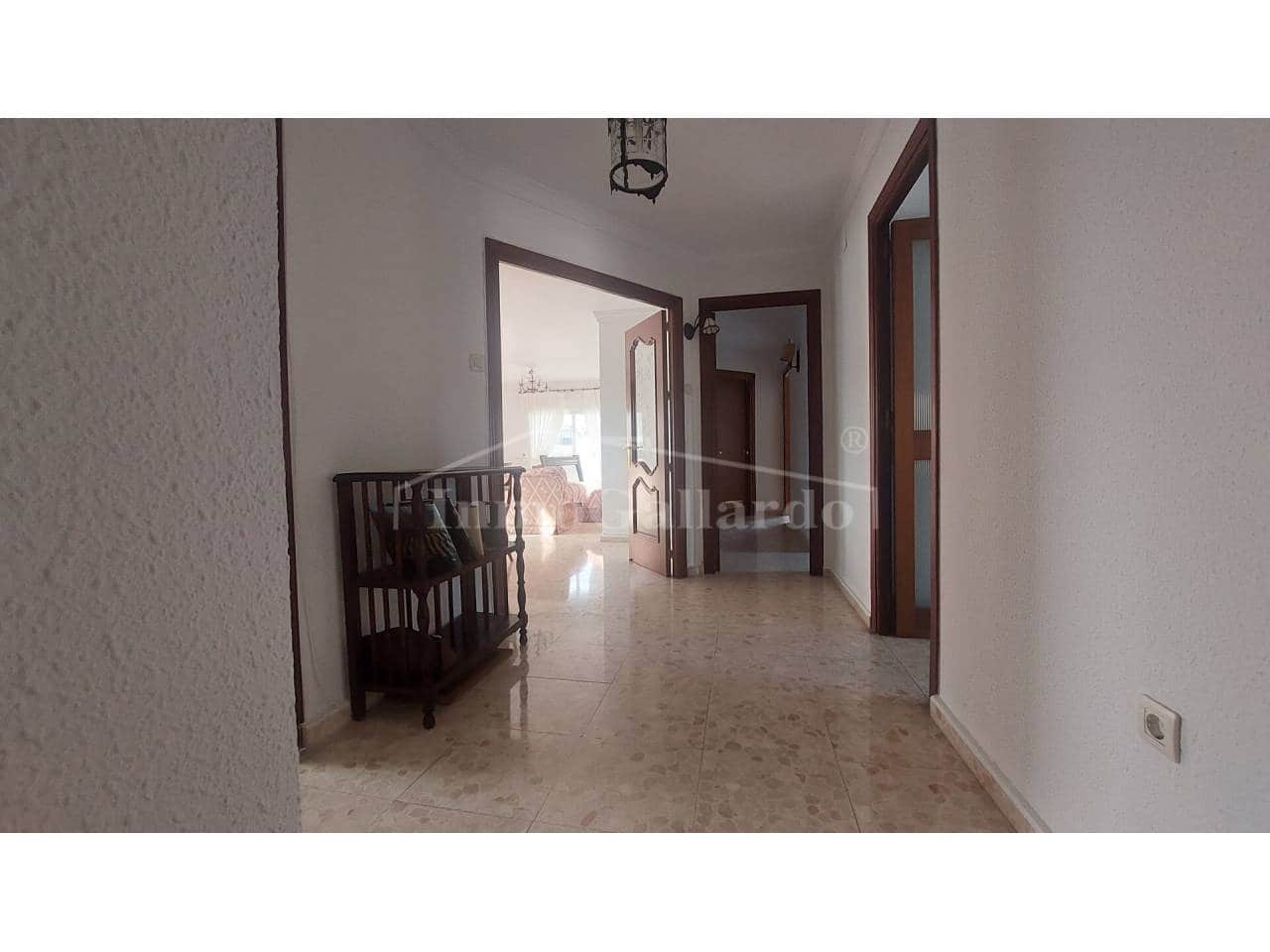 4 soveværelse Lejlighed til salg i Malaga by med swimmingpool garage - € 750.000 (Ref: 8101614)