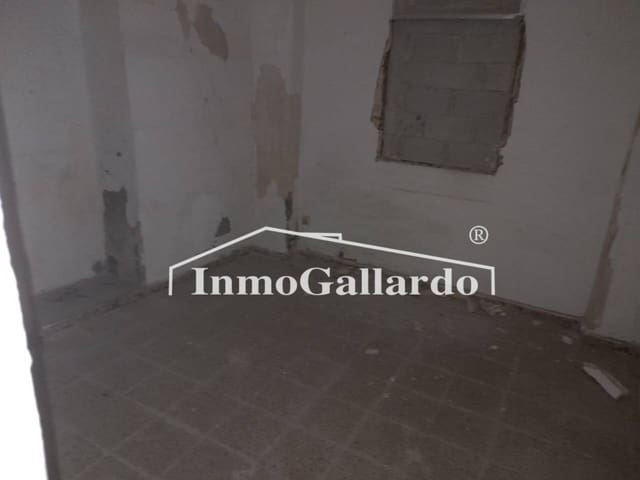 Byhus til salg i Capuchinos, Málaga by - € 550.000 (Ref: 8153023)
