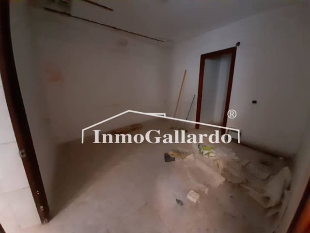 Byhus til salg i Capuchinos, Málaga by - € 550.000 (Ref: 8153023)