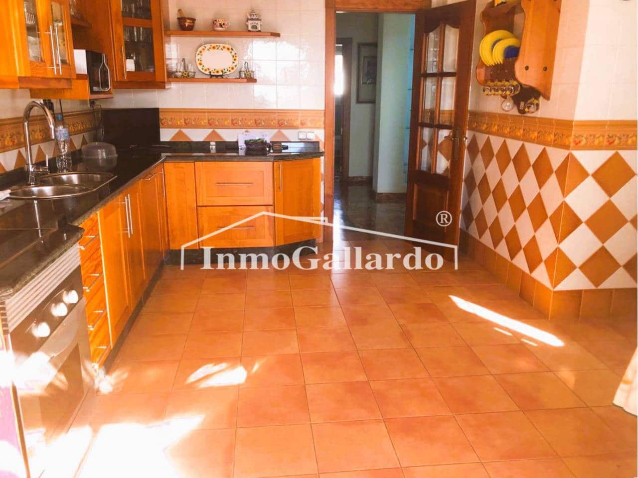 4 soverom Villa til salgs i Rincon de la Victoria med svømmebasseng garasje - € 699 000 (Ref: 8155932)