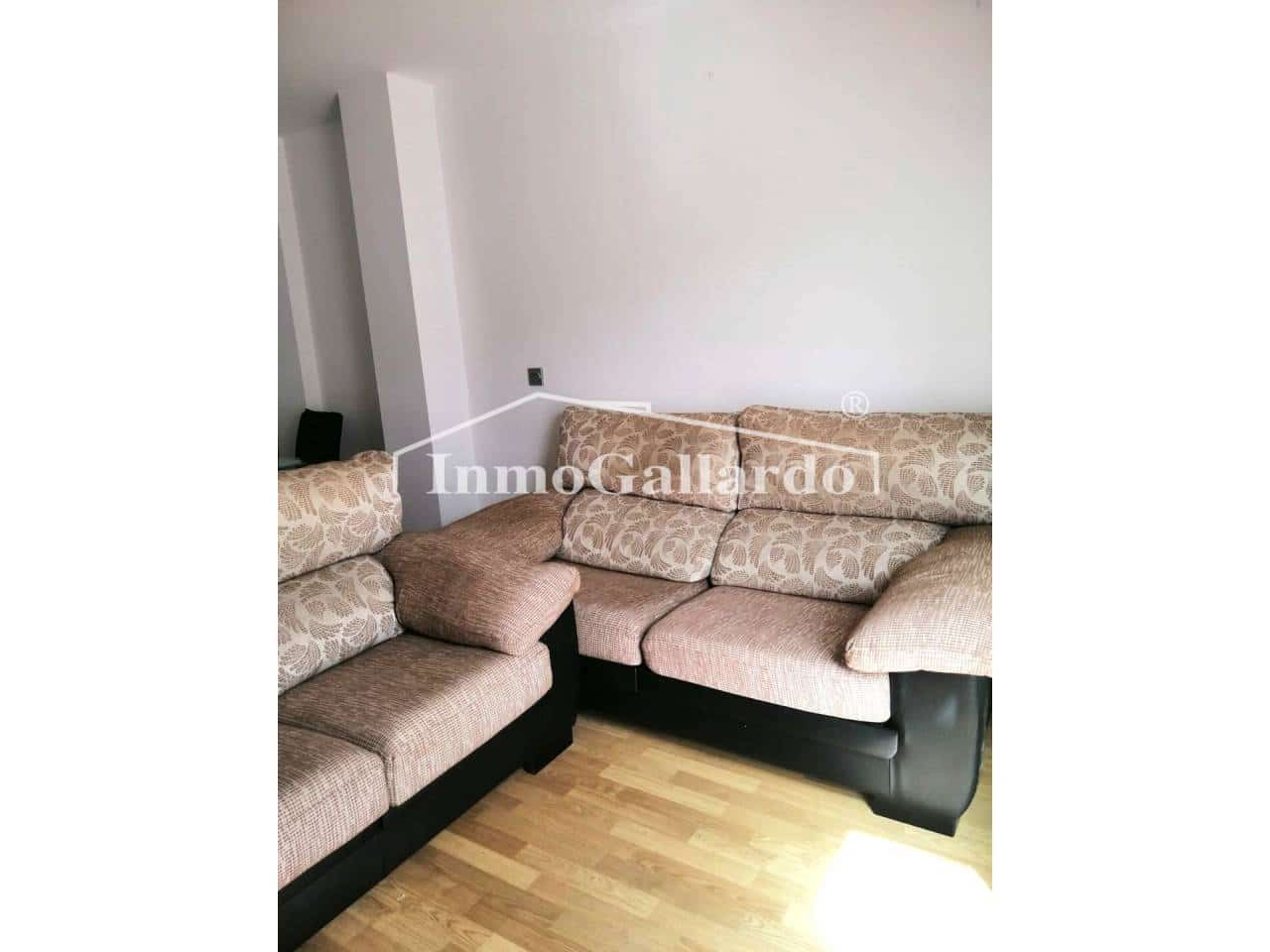 2 makuuhuone Kattohuoneisto vuokrattavana paikassa Rincon de la Victoria mukana uima-altaan - 900 € (Ref: 8176366)