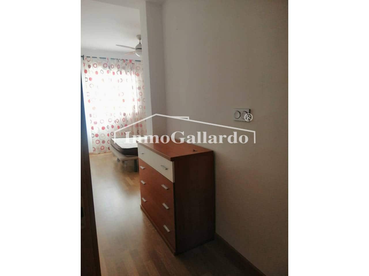 2 makuuhuone Kattohuoneisto vuokrattavana paikassa Rincon de la Victoria mukana uima-altaan - 900 € (Ref: 8176366)