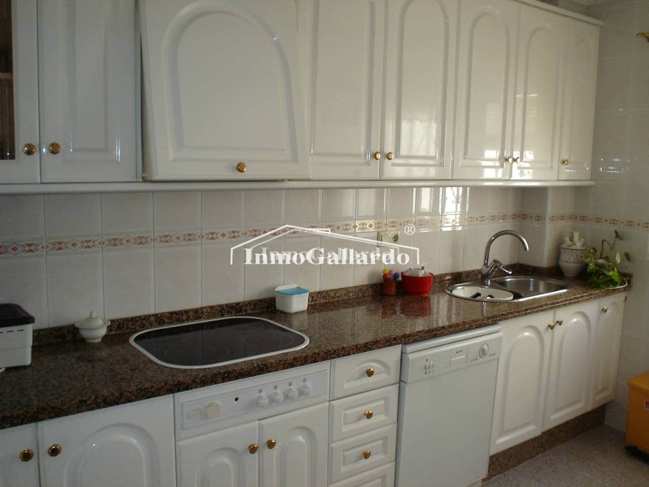 5 makuuhuone Omakotitalo myytävänä paikassa Malaga kaupunki - 225 000 € (Ref: 8246764)