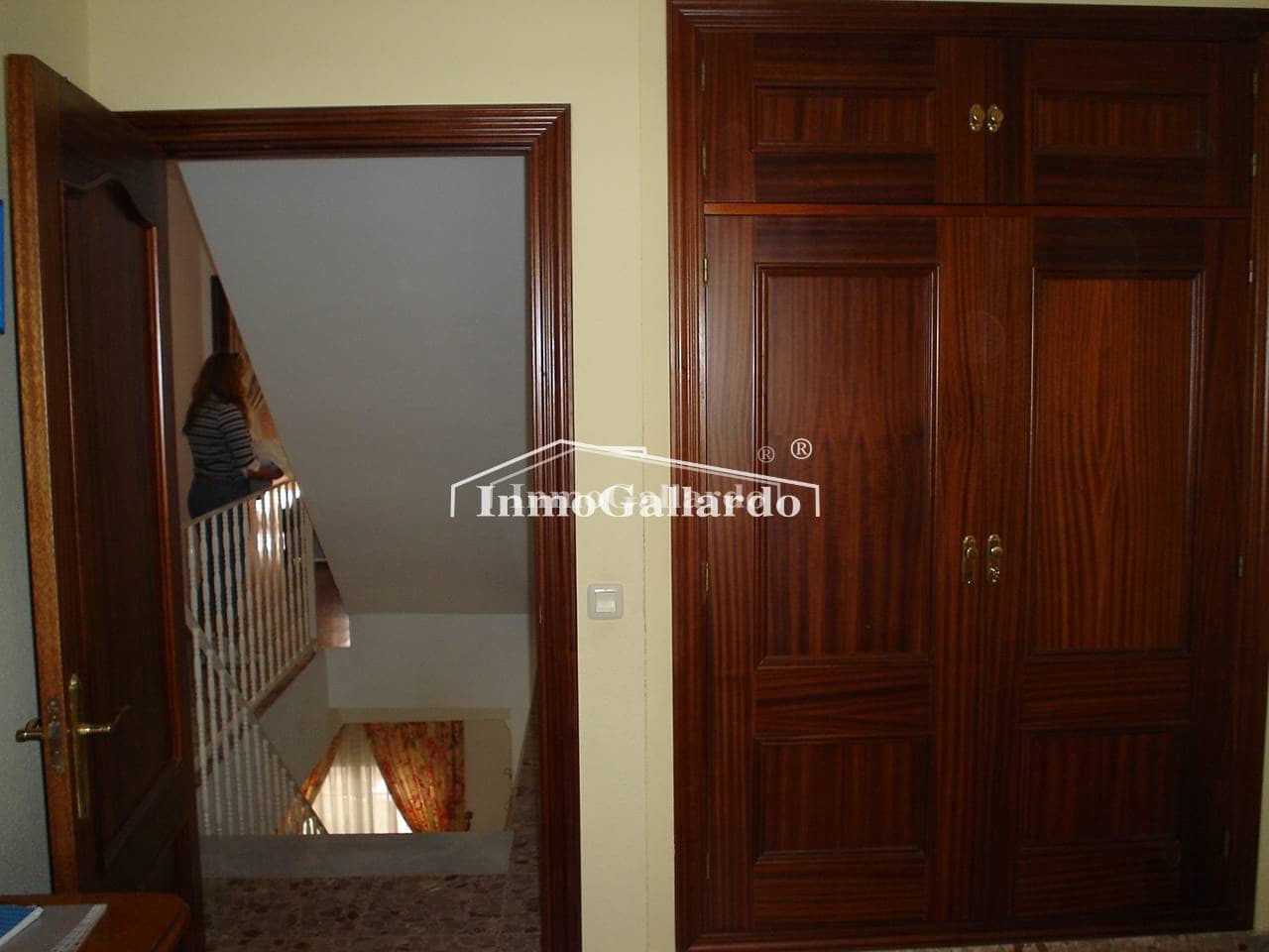 5 makuuhuone Omakotitalo myytävänä paikassa Malaga kaupunki - 225 000 € (Ref: 8246764)