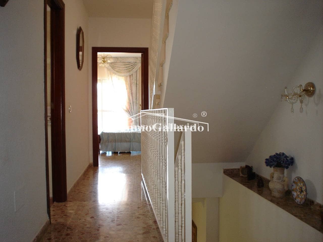 5 makuuhuone Omakotitalo myytävänä paikassa Malaga kaupunki - 225 000 € (Ref: 8246764)