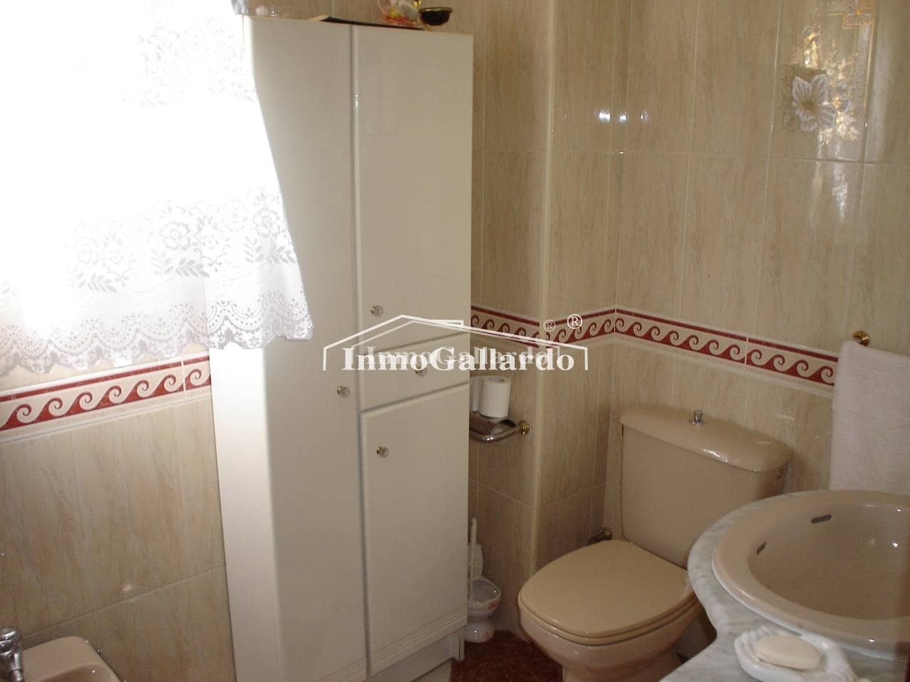 5 makuuhuone Omakotitalo myytävänä paikassa Malaga kaupunki - 225 000 € (Ref: 8246764)