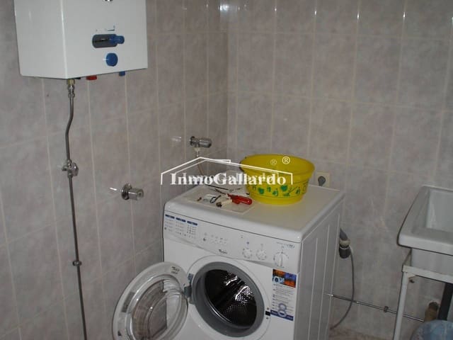 5 makuuhuone Omakotitalo myytävänä paikassa Málaga kaupunki - 225 000 € (Ref: 8246764)