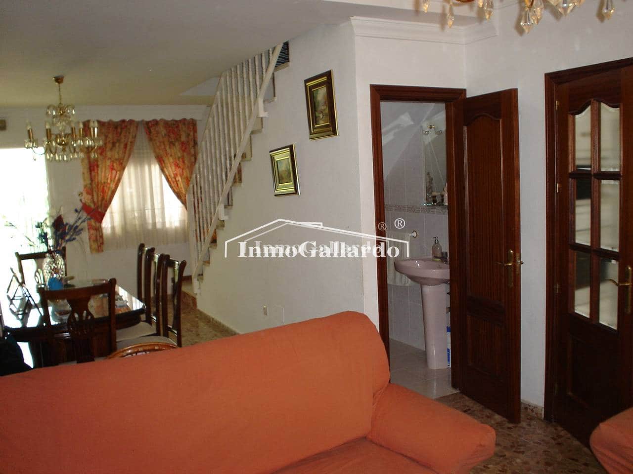 5 makuuhuone Omakotitalo myytävänä paikassa Malaga kaupunki - 225 000 € (Ref: 8246764)