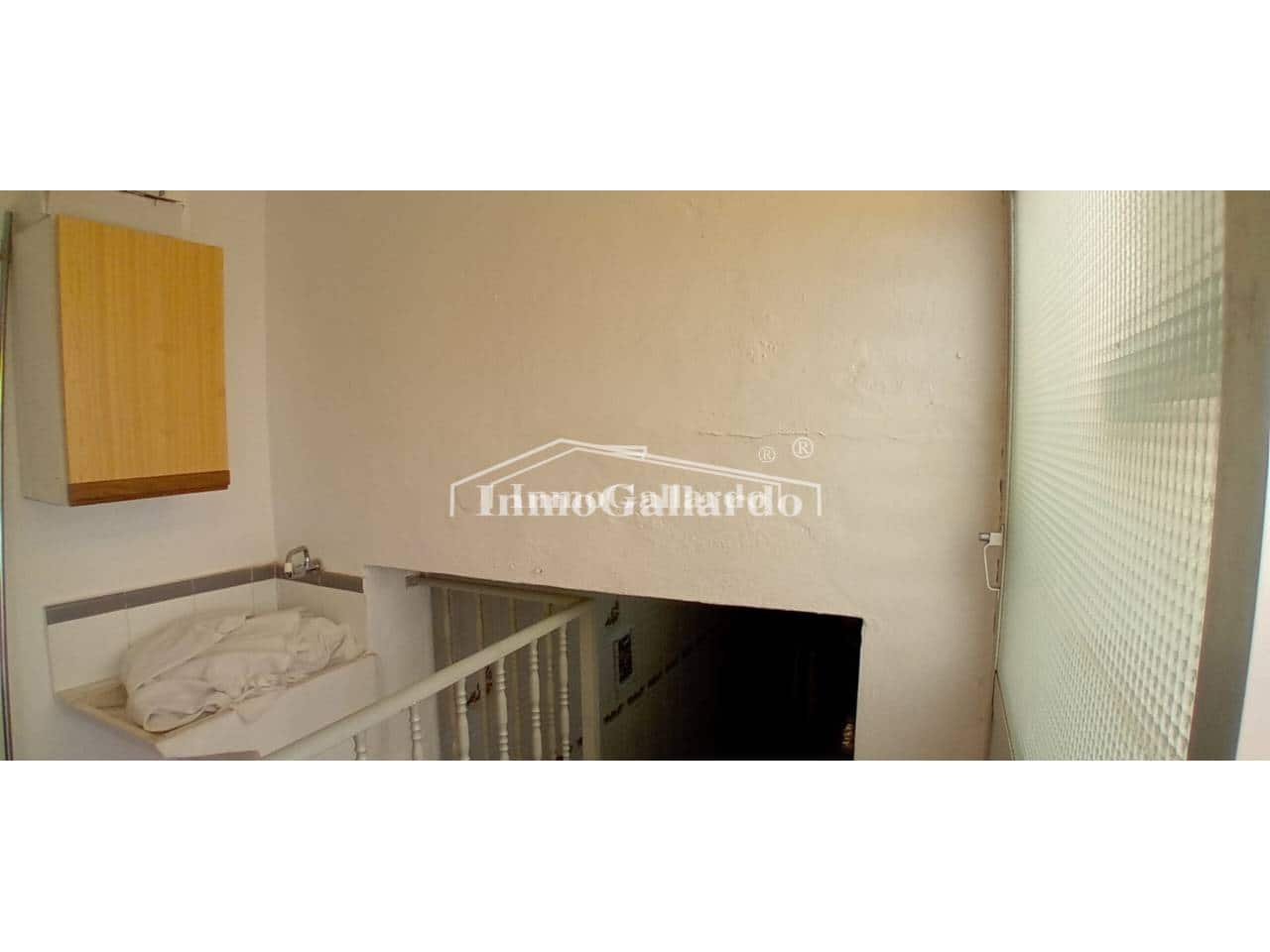 5 bedroom Townhouse for sale in Pizarra with garage - € 210,000 (Ref: 8471949)