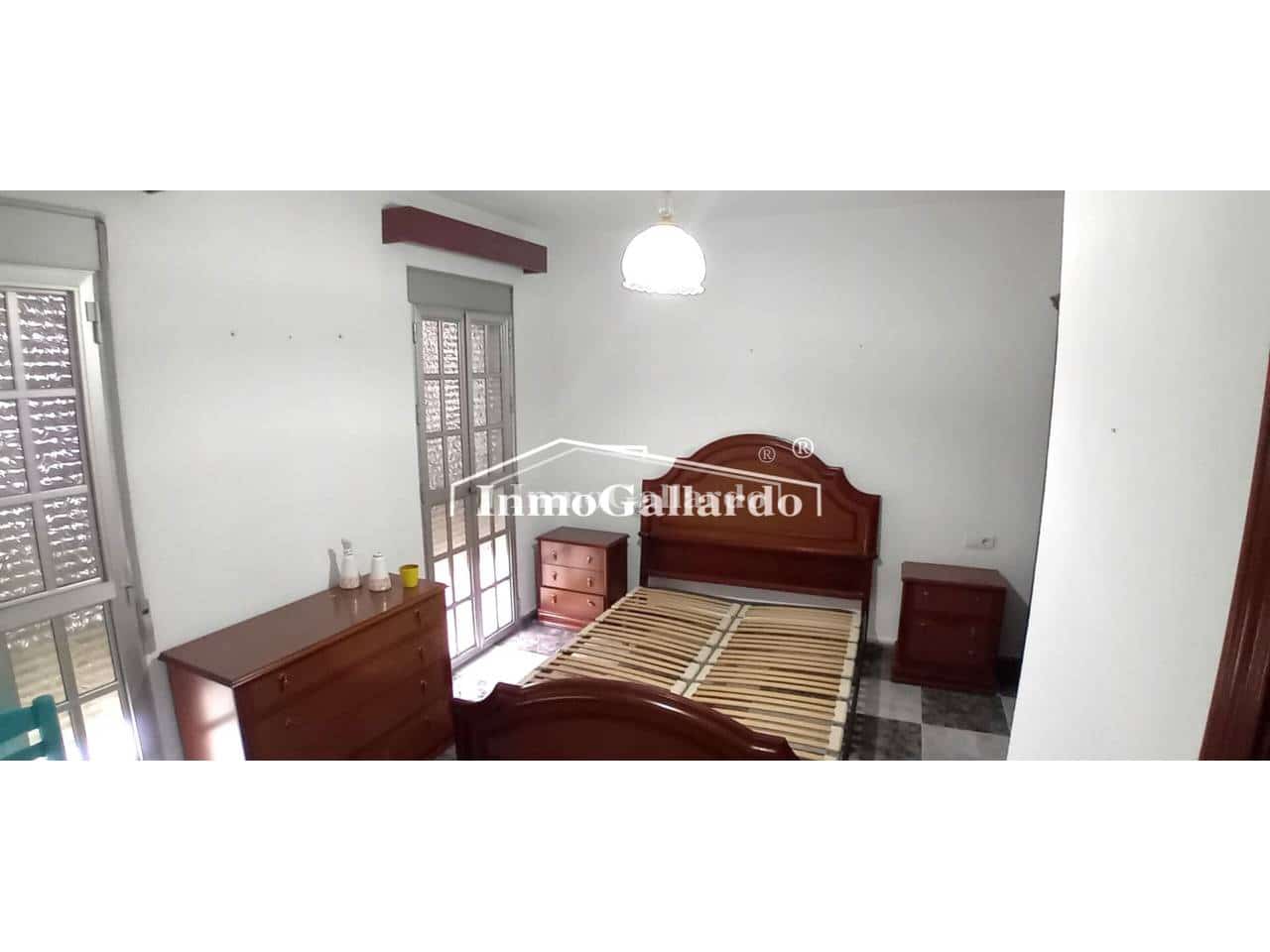 5 bedroom Townhouse for sale in Pizarra with garage - € 210,000 (Ref: 8471949)