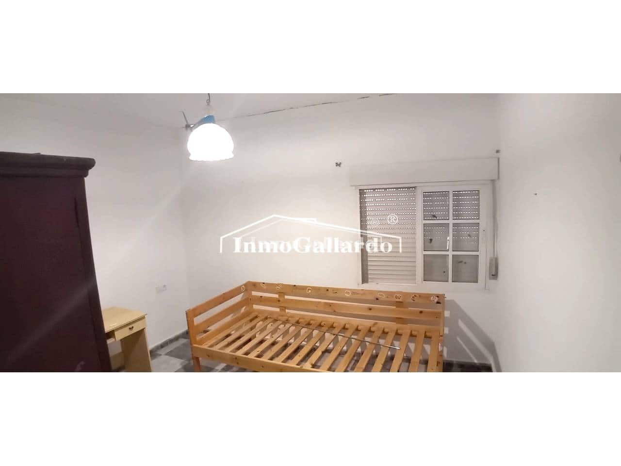 5 bedroom Townhouse for sale in Pizarra with garage - € 210,000 (Ref: 8471949)