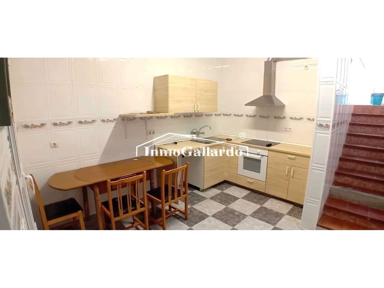 5 bedroom Townhouse for sale in Pizarra with garage - € 210,000 (Ref: 8471949)