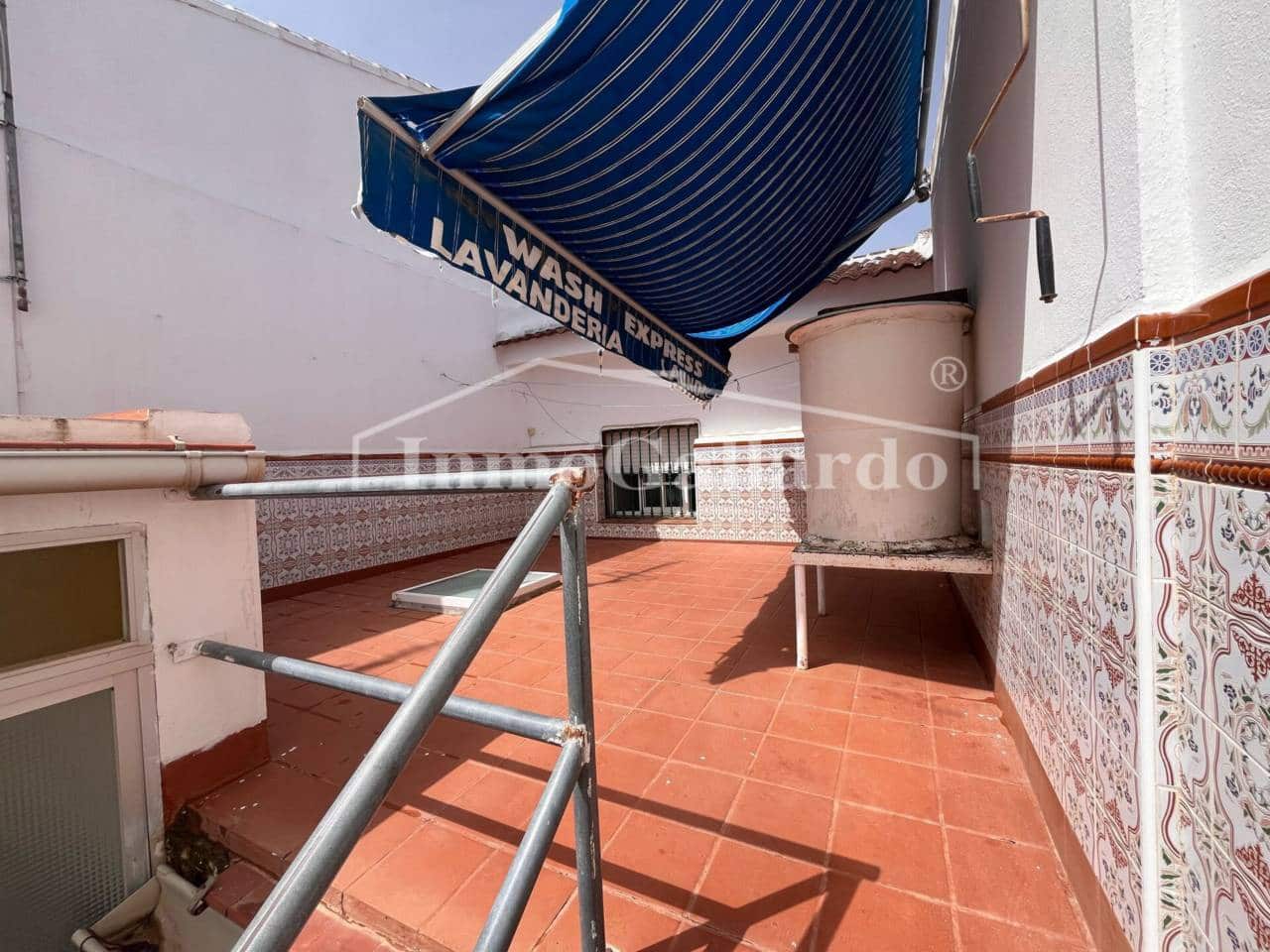 5 bedroom Townhouse for sale in Pizarra with garage - € 210,000 (Ref: 8471949)